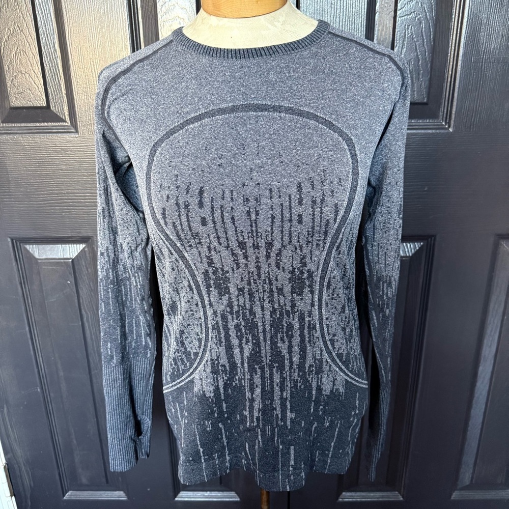 lululemon athletica Gray Long Sleeve Tee